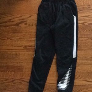 Boys Nike Dri-Fit jogging pants